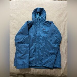 NWOT Patagonia Men's Deep Blue Raincoat